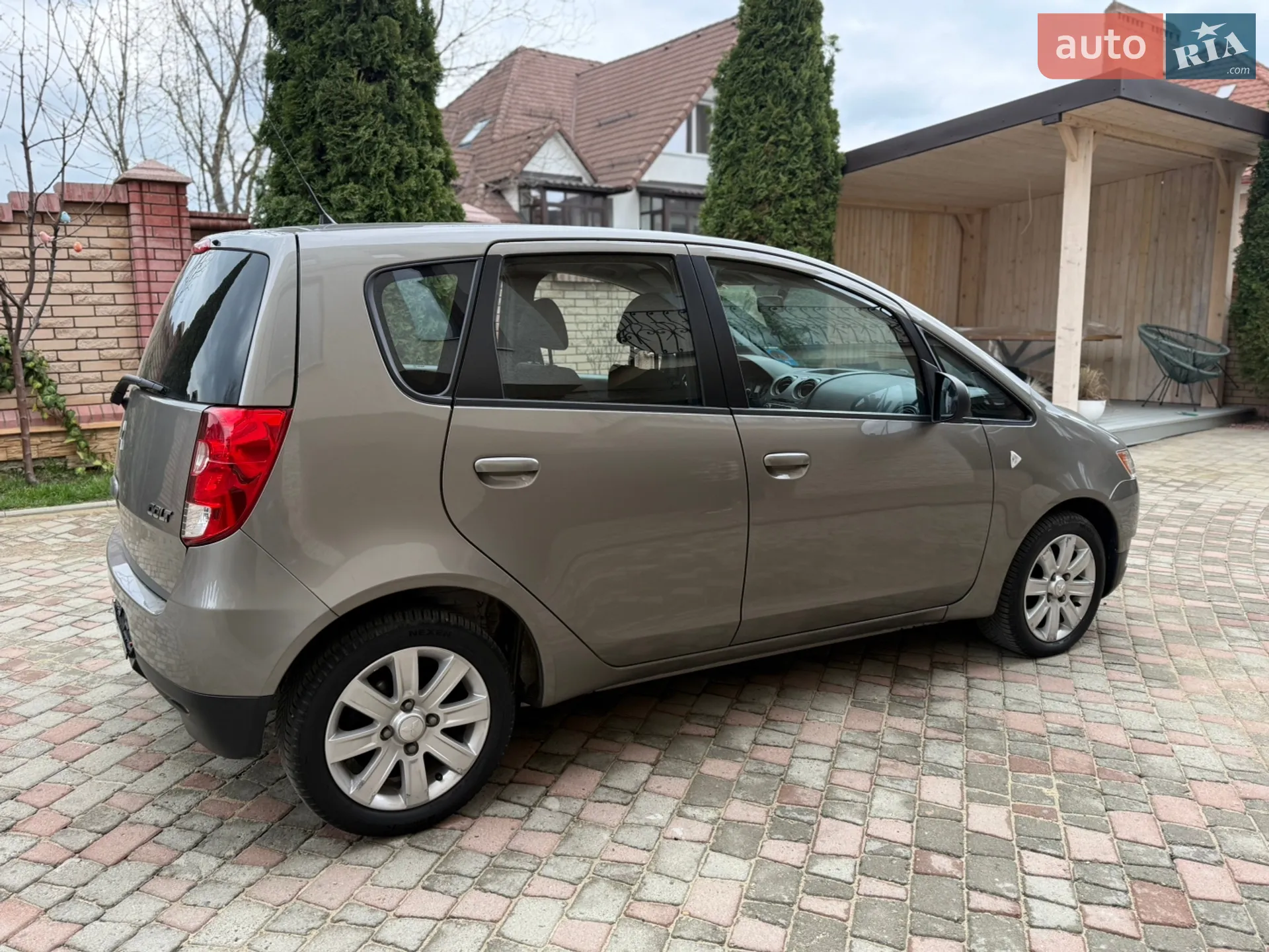 2010 Mitsubishi Colt - мініатюра 8