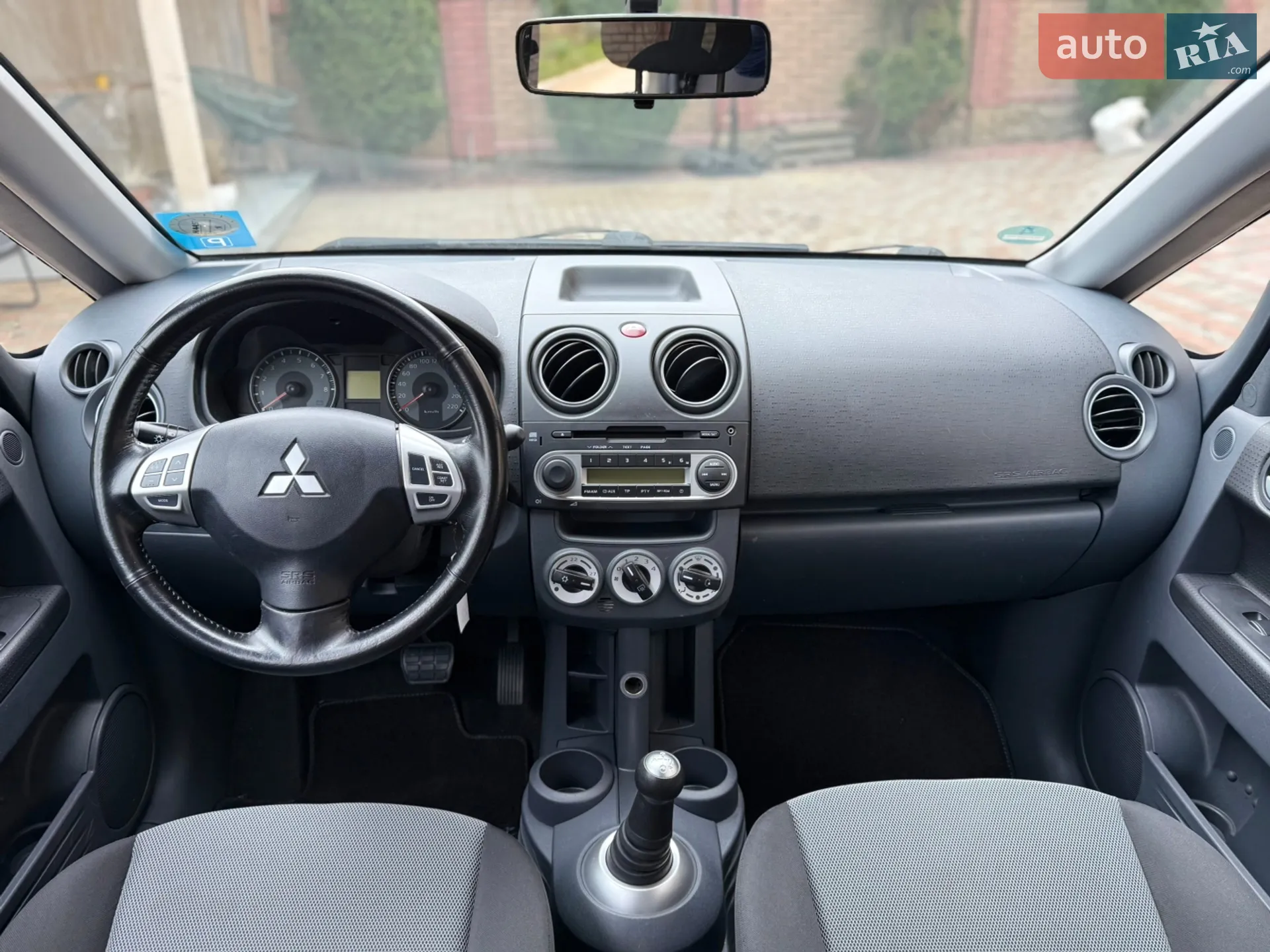 2010 Mitsubishi Colt - мініатюра 14