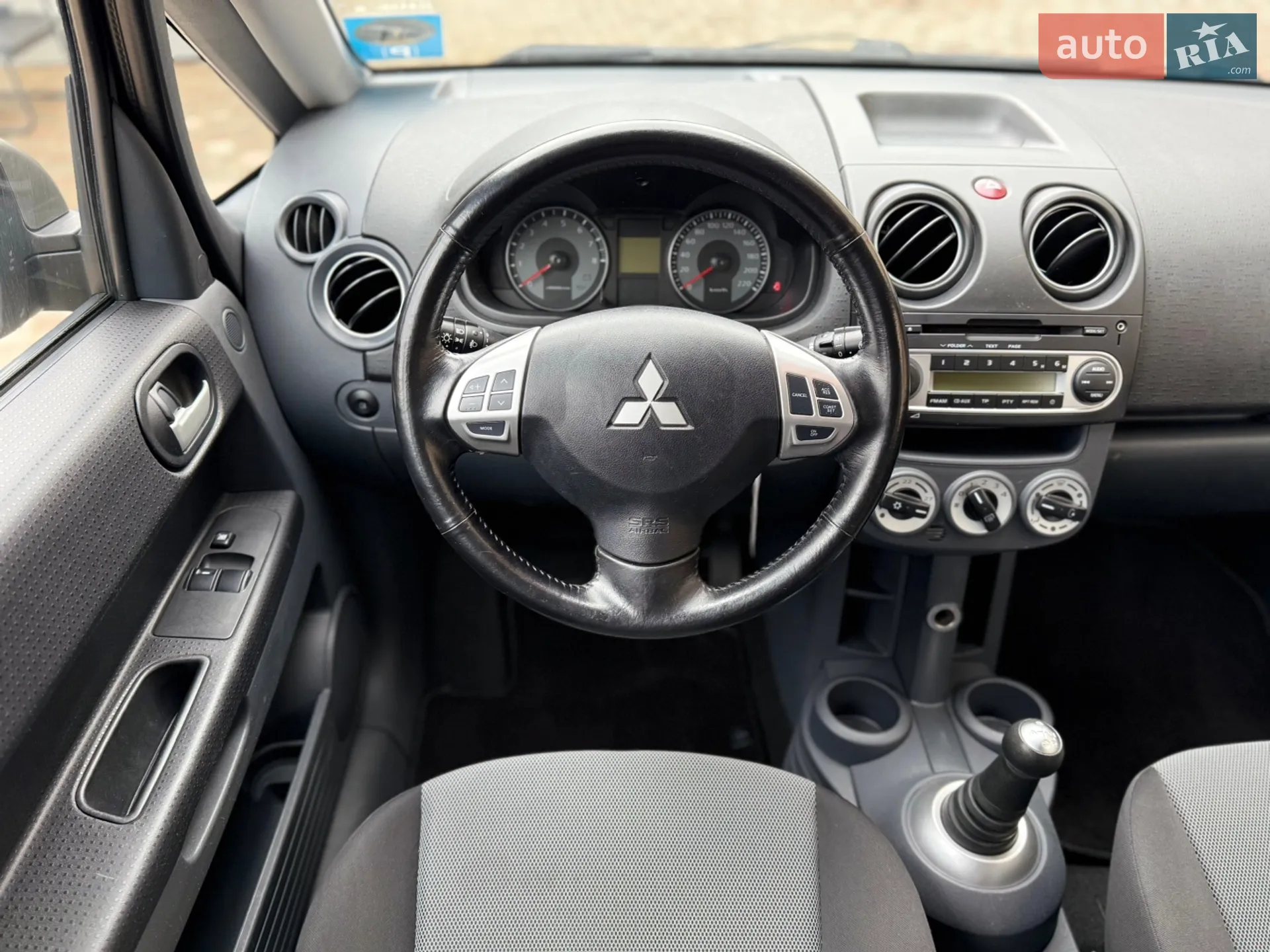 2010 Mitsubishi Colt - мініатюра 17