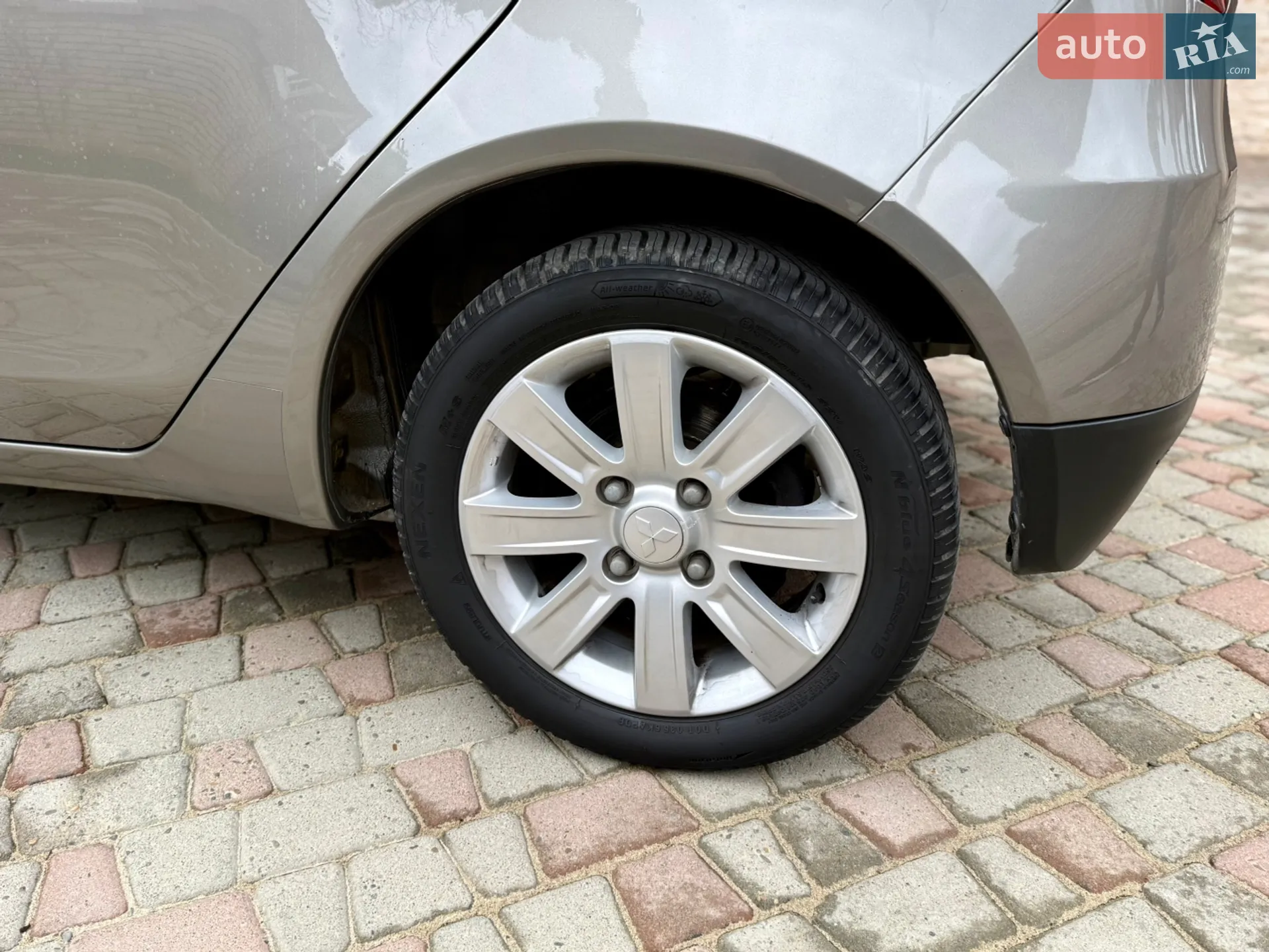 2010 Mitsubishi Colt - мініатюра 37