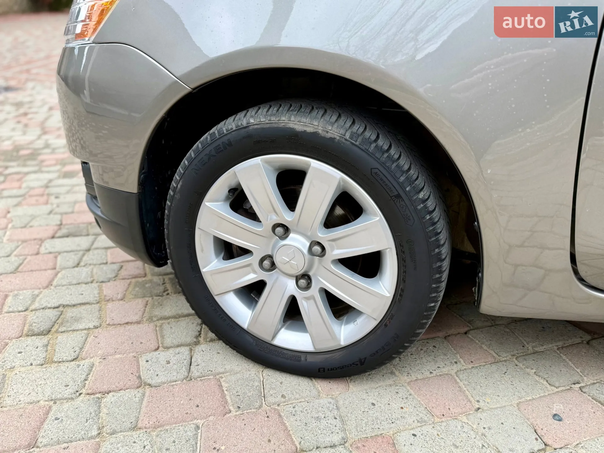 2010 Mitsubishi Colt - мініатюра 38