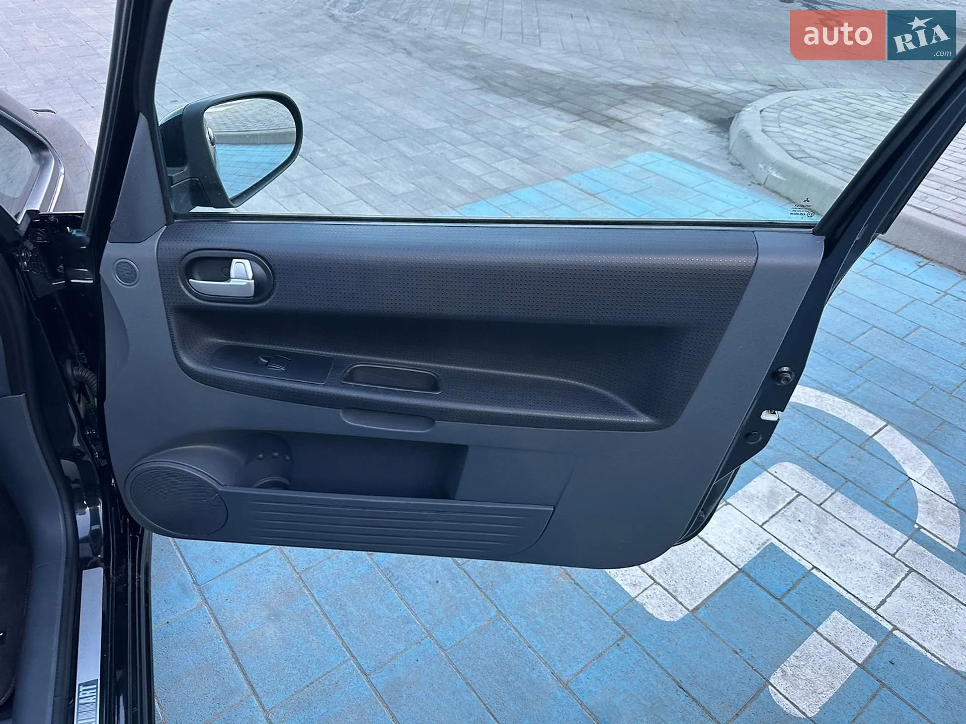2012 Mitsubishi Colt - мініатюра 76