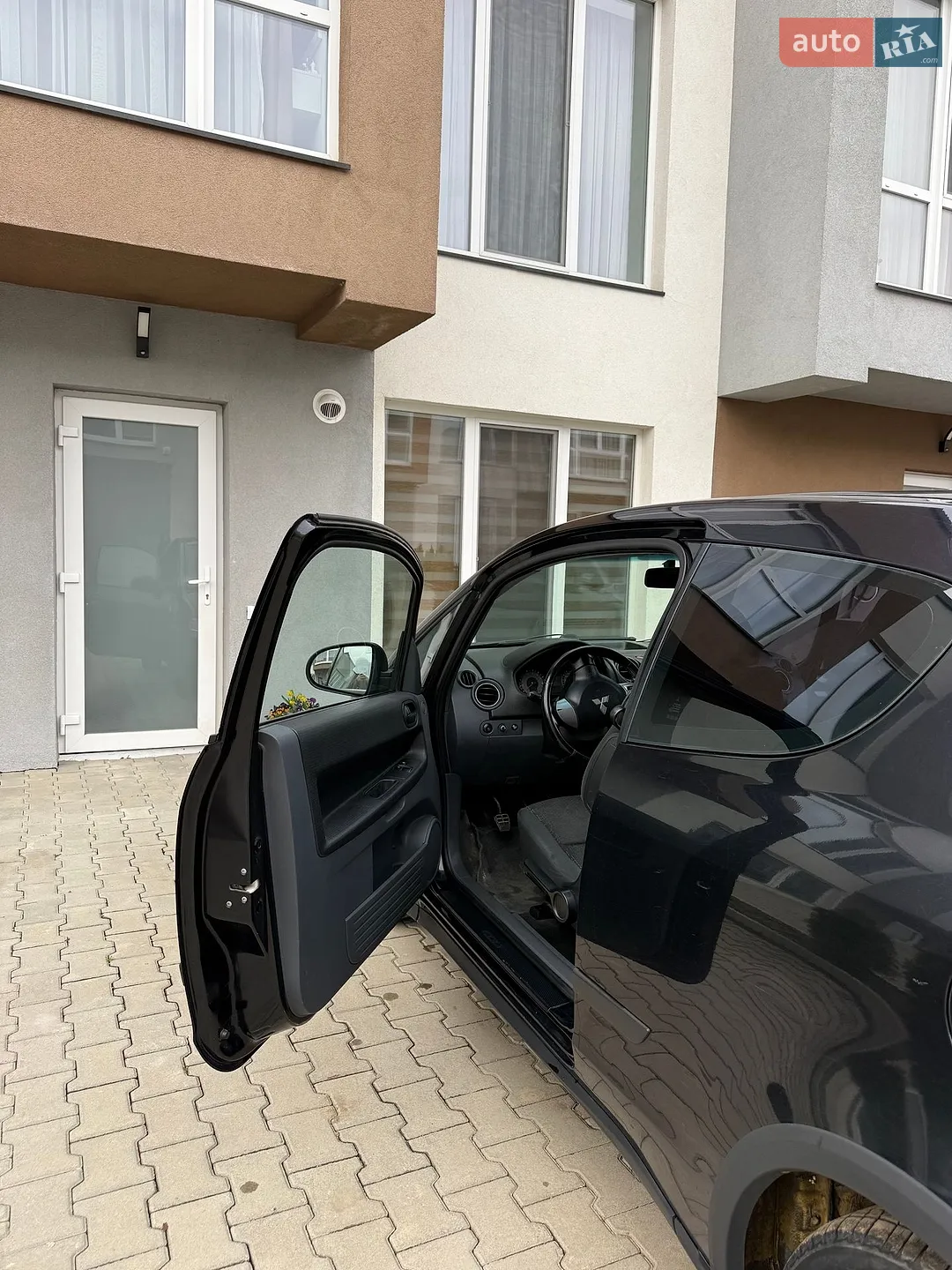 2010 Mitsubishi Colt - мініатюра 9