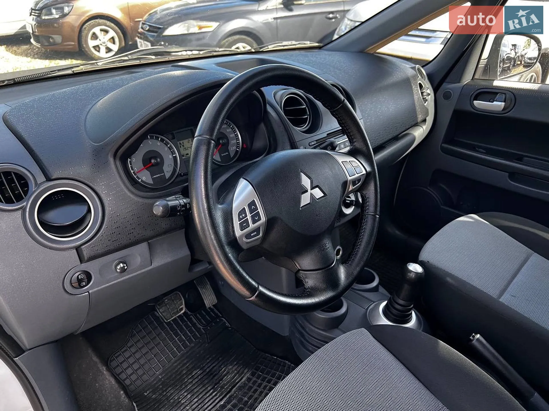 2012 Mitsubishi Colt - мініатюра 30