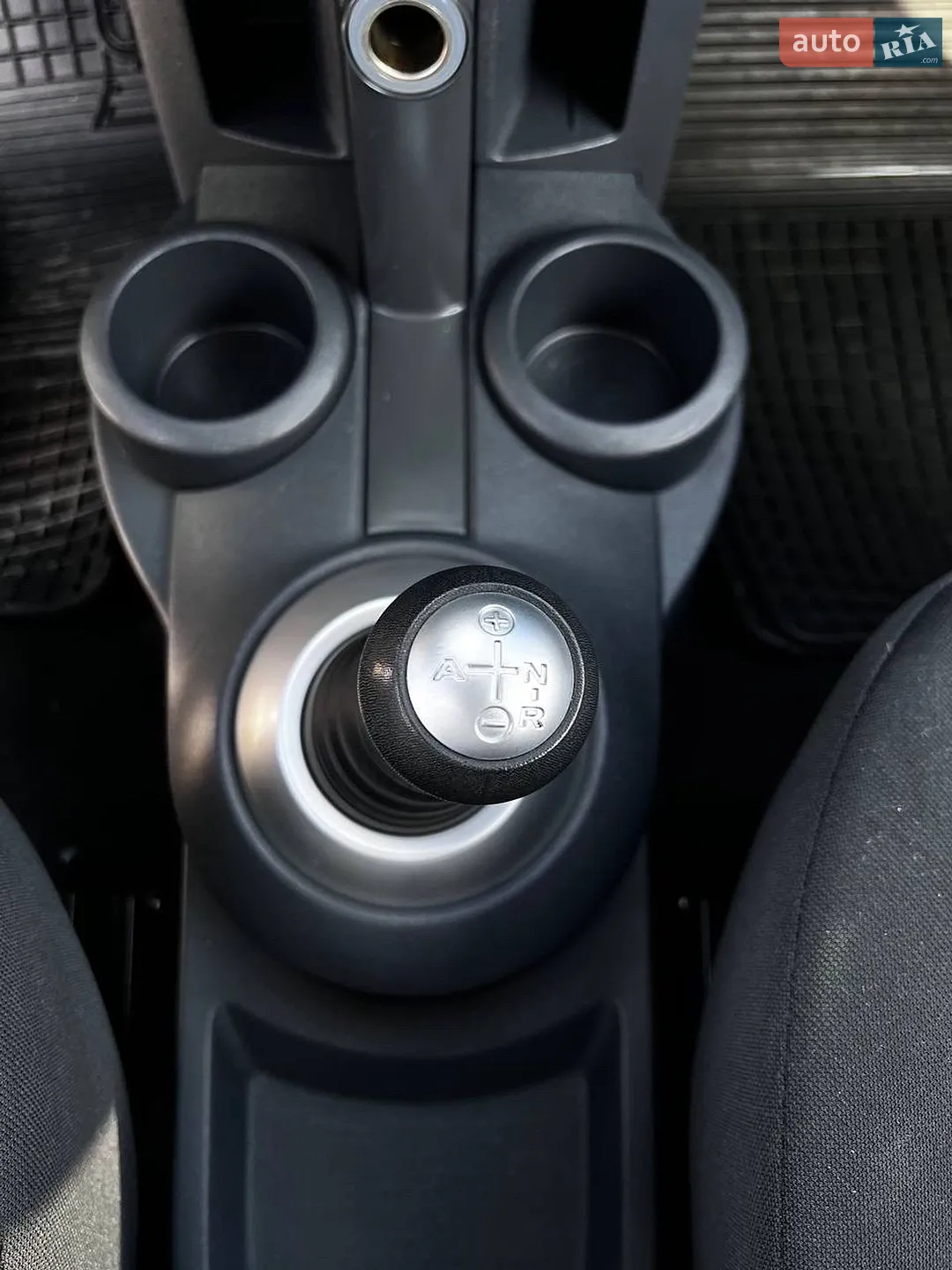 2012 Mitsubishi Colt - мініатюра 35