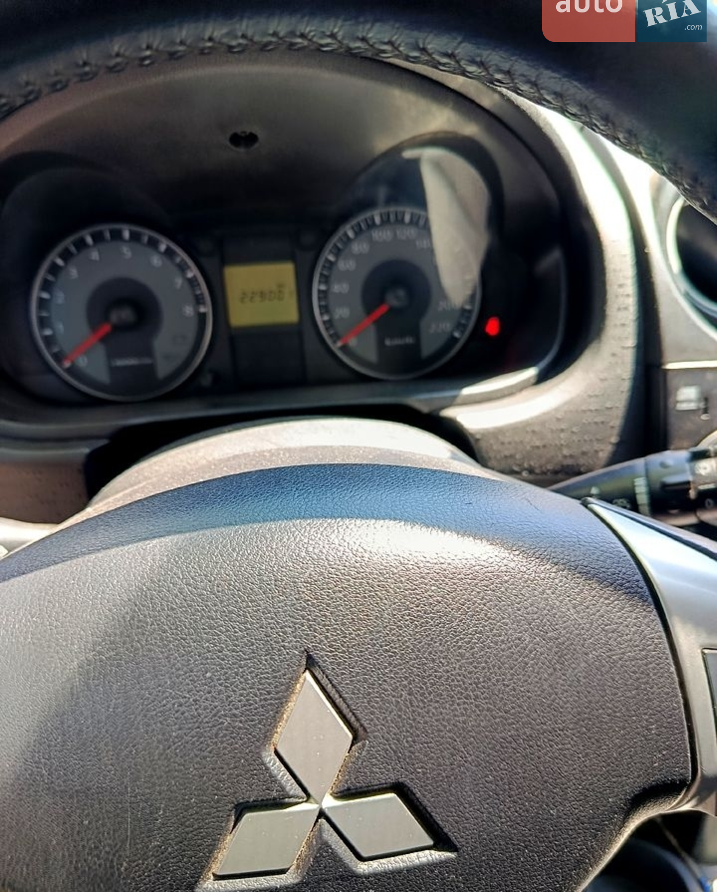 2011 Mitsubishi Colt - мініатюра 7