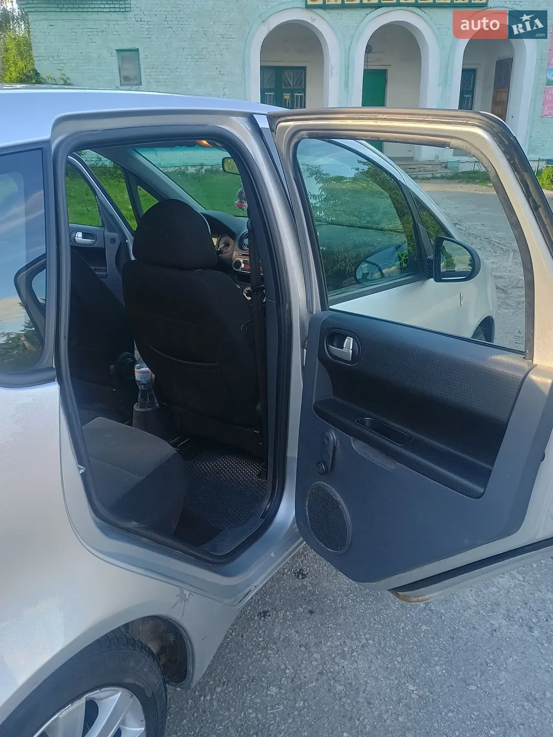 2010 Mitsubishi Colt - мініатюра 8
