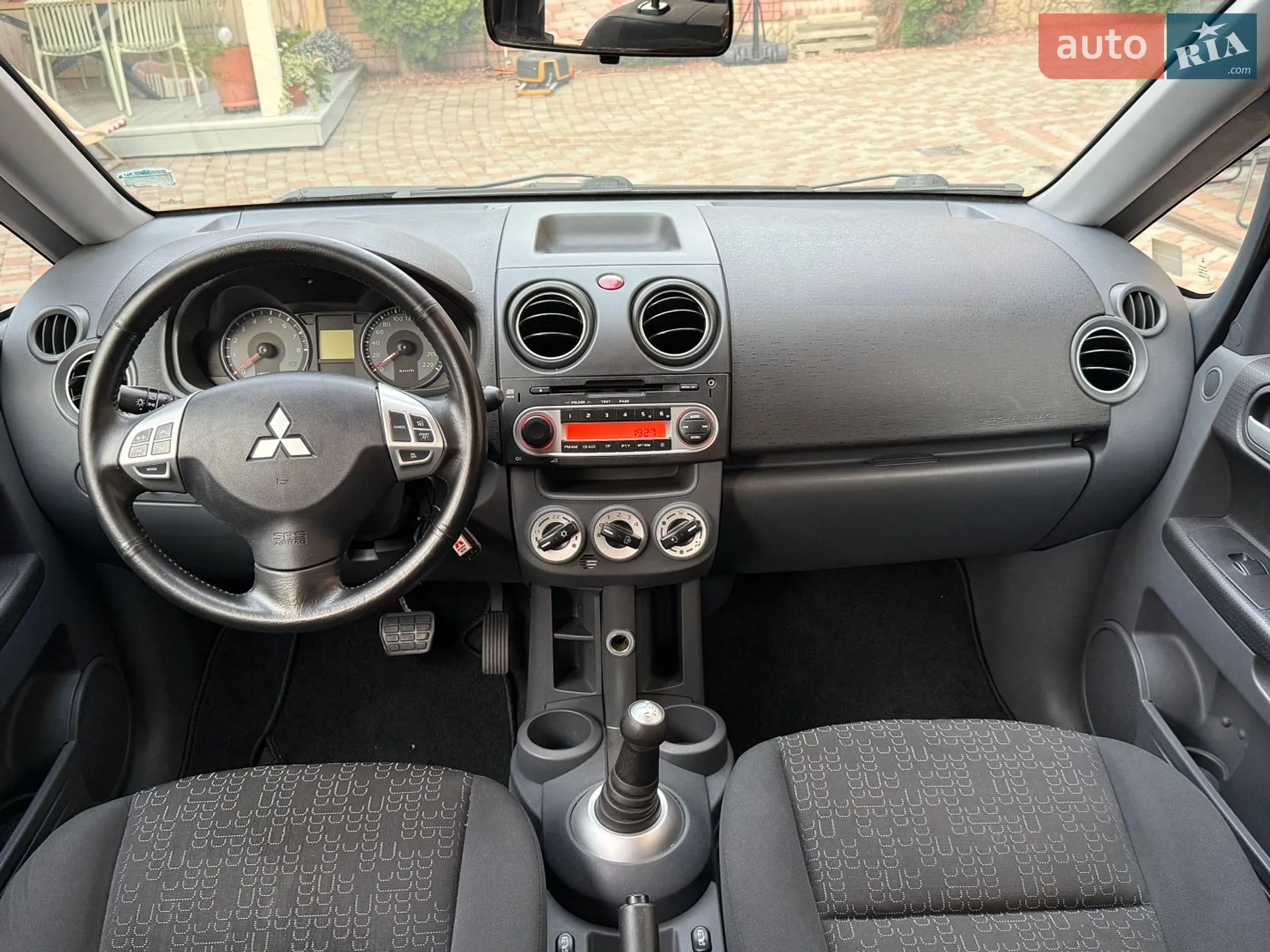 2011 Mitsubishi Colt - мініатюра 11