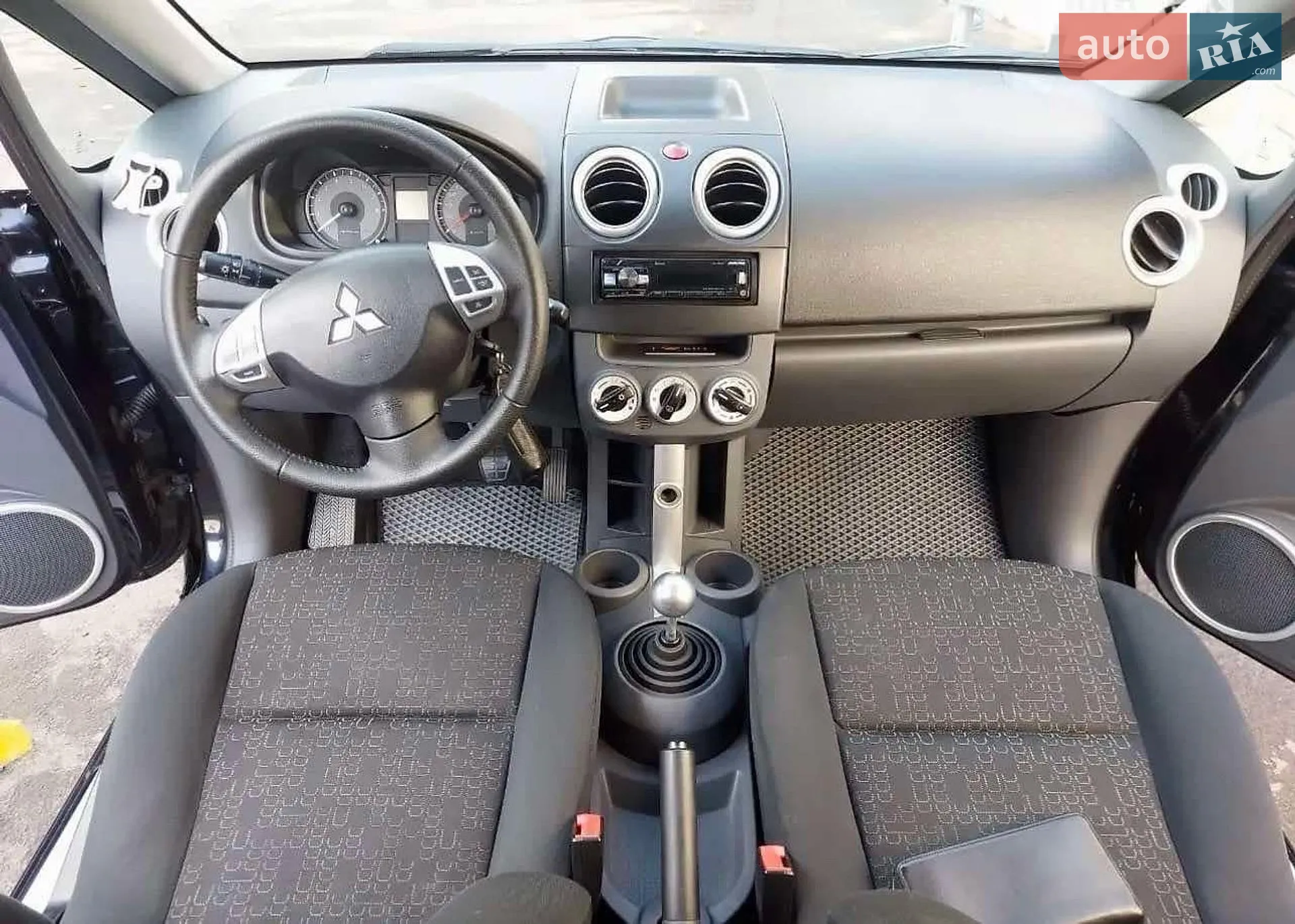 2011 Mitsubishi Colt - мініатюра 4