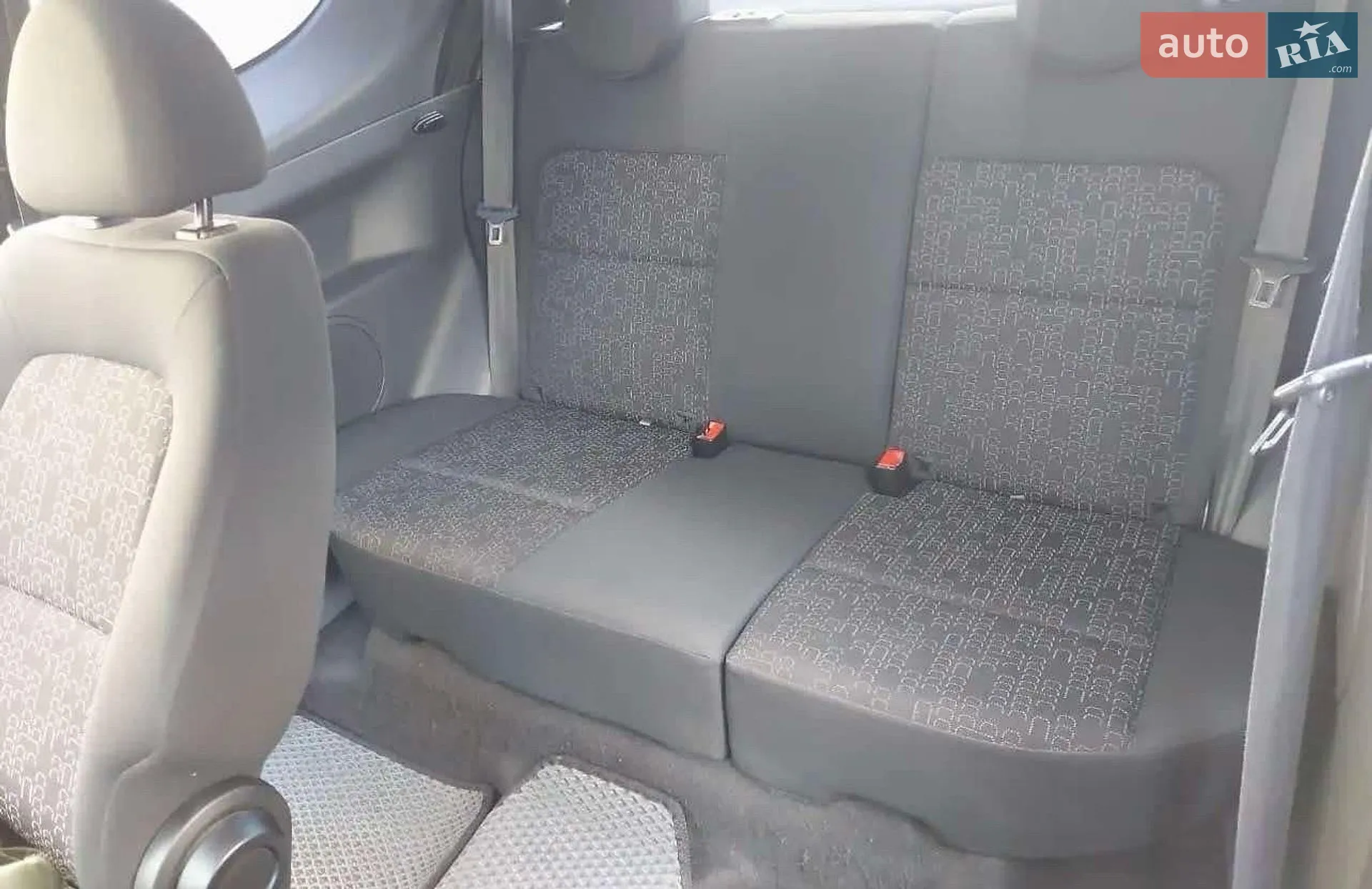 2011 Mitsubishi Colt - мініатюра 10