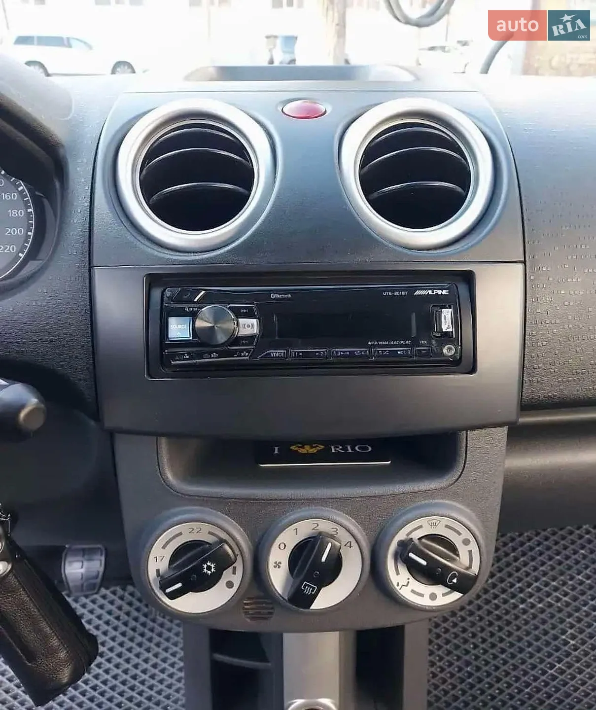 2011 Mitsubishi Colt - мініатюра 8