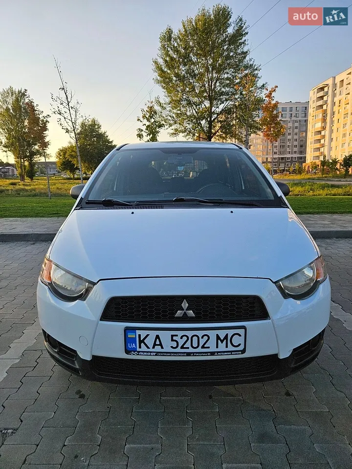 2011 Mitsubishi Colt - мініатюра 8