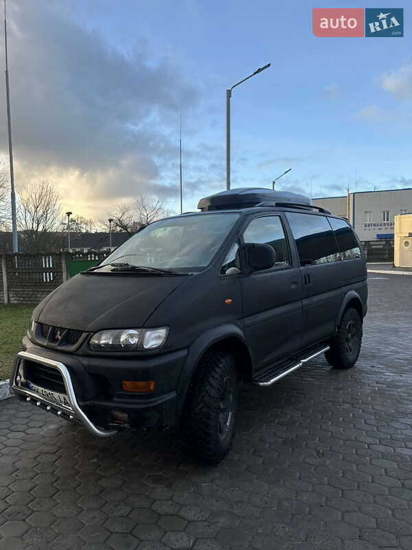 Минивэн Mitsubishi Delica 2001 в Ровно