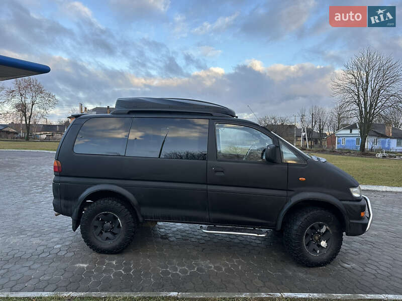Минивэн Mitsubishi Delica 2001 в Ровно