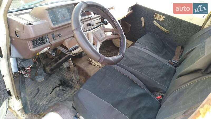 Минивэн Mitsubishi Delica 1986 в Светловодске