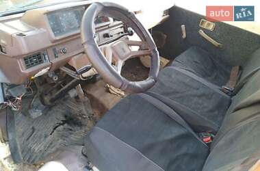 Минивэн Mitsubishi Delica 1986 в 