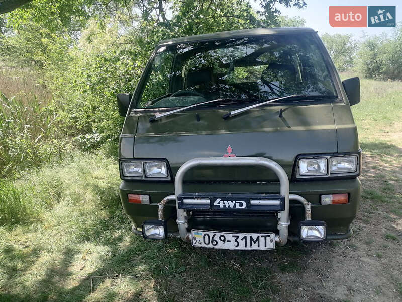 Минивэн Mitsubishi Delica 1990 в Николаеве