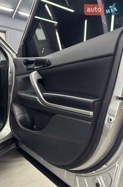 Позашляховик / Кросовер Mitsubishi Eclipse Cross 2019 в 