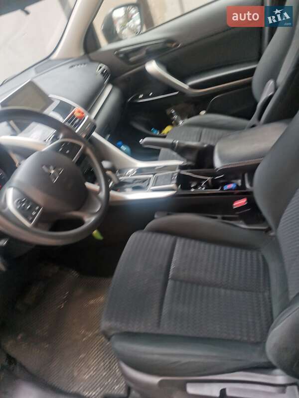 Внедорожник / Кроссовер Mitsubishi Eclipse Cross 2018 в Николаеве фото 7 Внедорожник / Кроссовер Mitsubishi Eclipse Cross 2018 в Николаеве