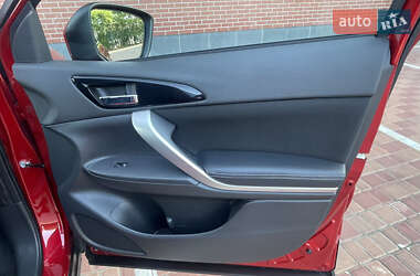 Позашляховик / Кросовер Mitsubishi Eclipse Cross 2020 в 