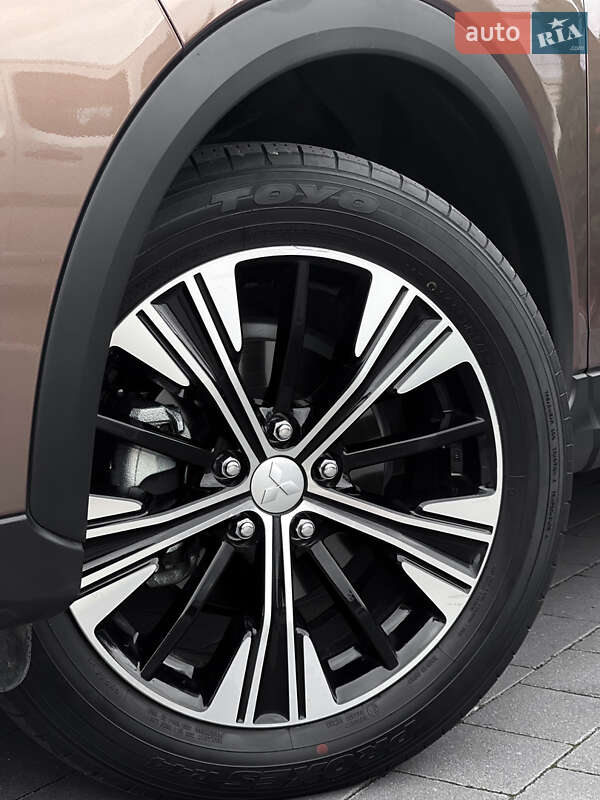 Позашляховик / Кросовер Mitsubishi Eclipse Cross 2018 в Мукачевому