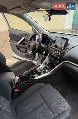 Внедорожник / Кроссовер Mitsubishi Eclipse Cross 2022 в 