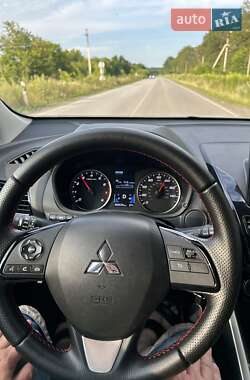 Внедорожник / Кроссовер Mitsubishi Eclipse Cross 2022 в 