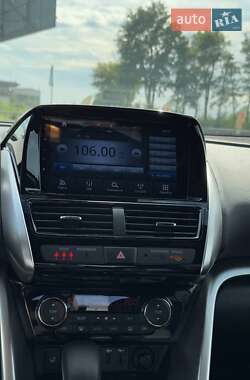 Внедорожник / Кроссовер Mitsubishi Eclipse Cross 2023 в 