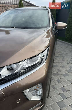 Позашляховик / Кросовер Mitsubishi Eclipse Cross 2020 в 