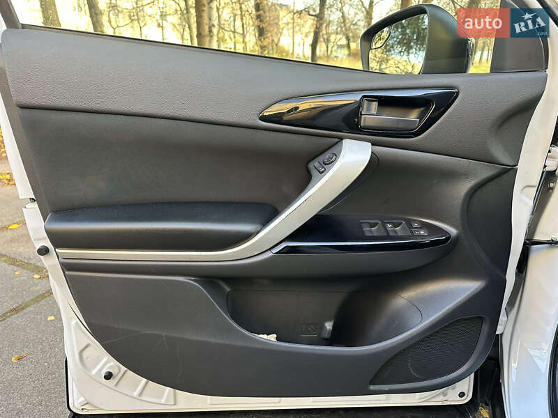 Внедорожник / Кроссовер Mitsubishi Eclipse Cross 2023 в Киеве фото 17 Внедорожник / Кроссовер Mitsubishi Eclipse Cross 2023 в Киеве