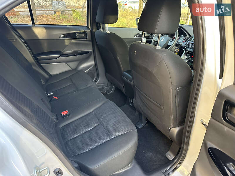 Внедорожник / Кроссовер Mitsubishi Eclipse Cross 2023 в Киеве фото 26 Внедорожник / Кроссовер Mitsubishi Eclipse Cross 2023 в Киеве