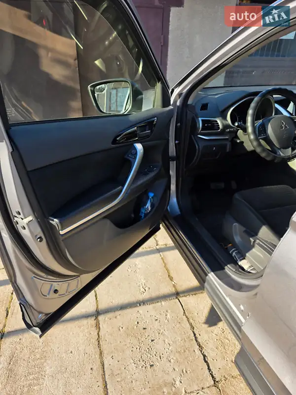 Mitsubishi Eclipse Cross 2018 VIN JA4AS3AA1JZ044796 фото оголошення 16 з 72