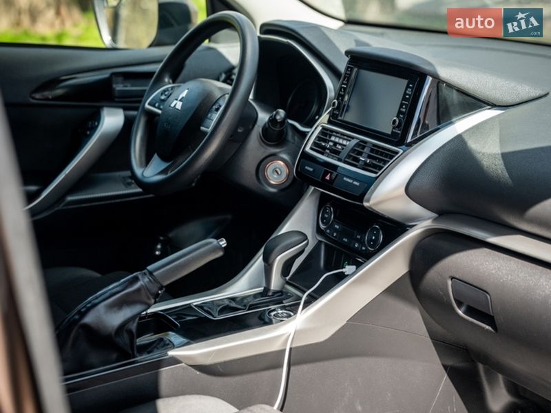Внедорожник / Кроссовер Mitsubishi Eclipse Cross 2018 в Полтаве фото 8 Внедорожник / Кроссовер Mitsubishi Eclipse Cross 2018 в Полтаве