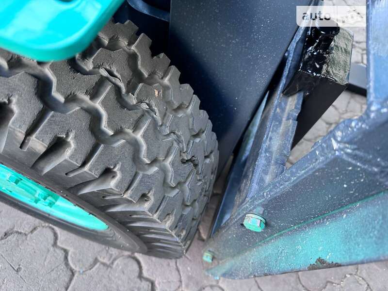 Вилочный погрузчик Mitsubishi FD 1999 в Одессе