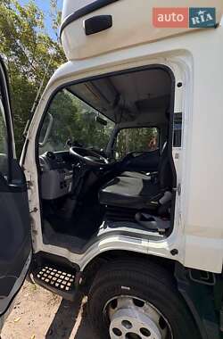 Грузовой фургон Mitsubishi Fuso Canter 2016 в 