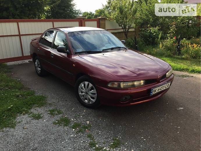 Седан Mitsubishi Galant 1995 в Ровно