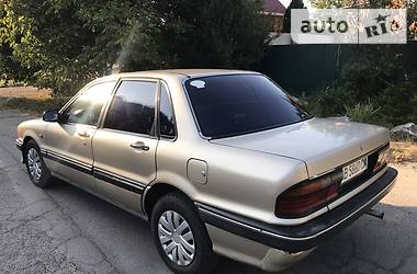 Седан Mitsubishi Galant 1988 в Виннице