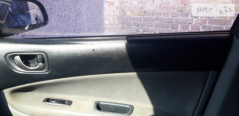 Седан Mitsubishi Galant 2001 в Києві