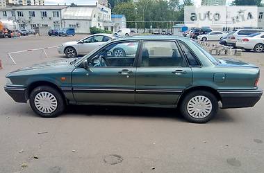 Седан Mitsubishi Galant 1988 в Киеве