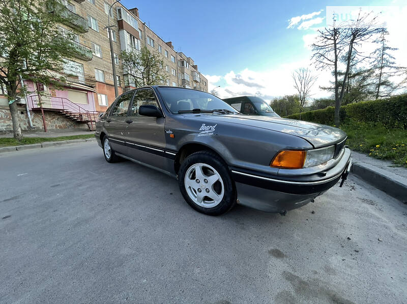 Хетчбек Mitsubishi Galant 1990 в Рівному