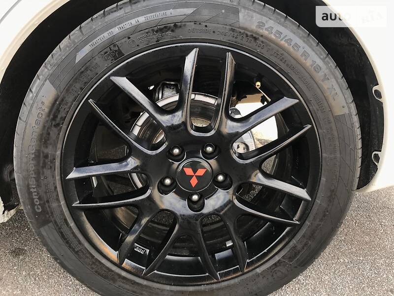 Седан Mitsubishi Galant 2011 в Черновцах