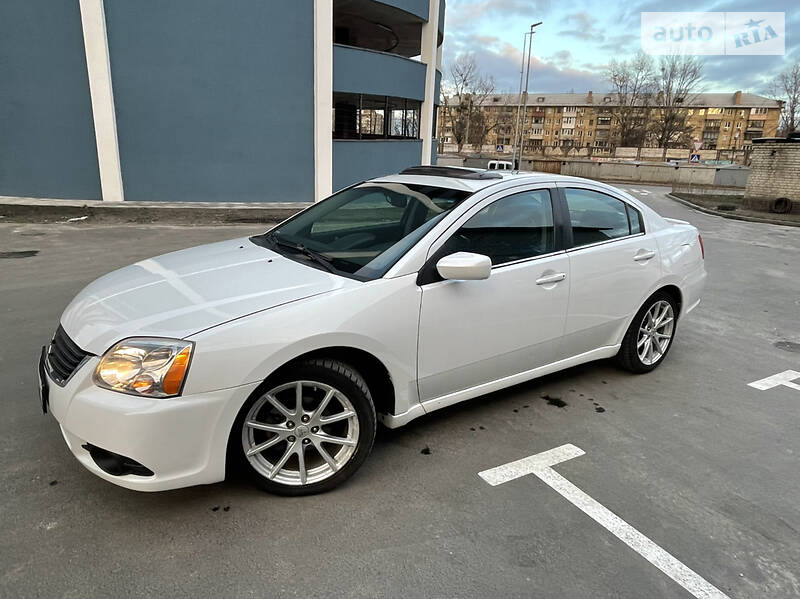 Седан Mitsubishi Galant 2012 в 