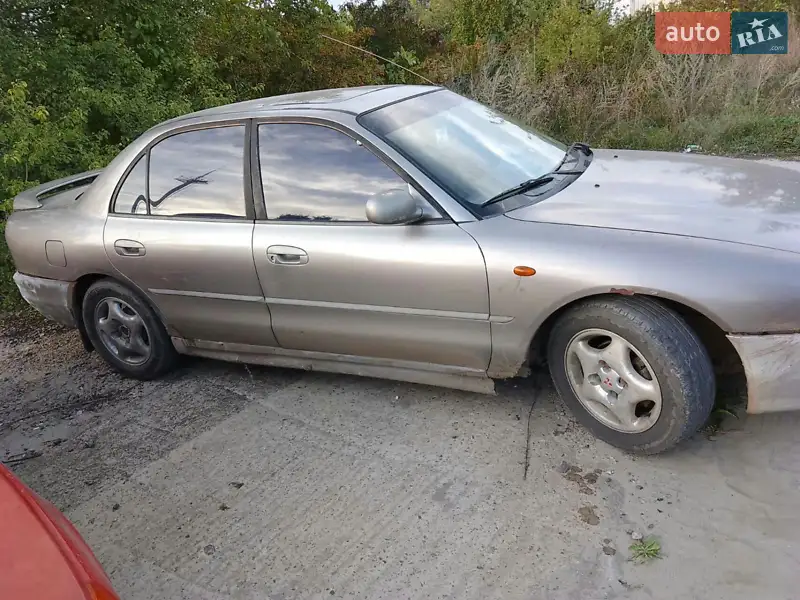 Mitsubishi Galant