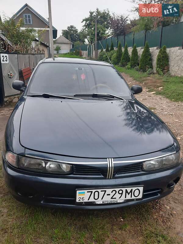 Седан Mitsubishi Galant 1994 в Черновцах