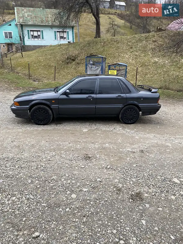 Mitsubishi Galant