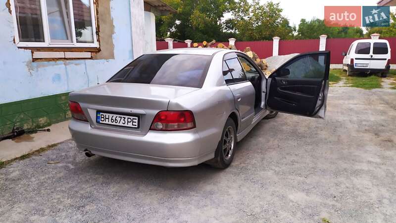 Седан Mitsubishi Galant 2001 в Саврані