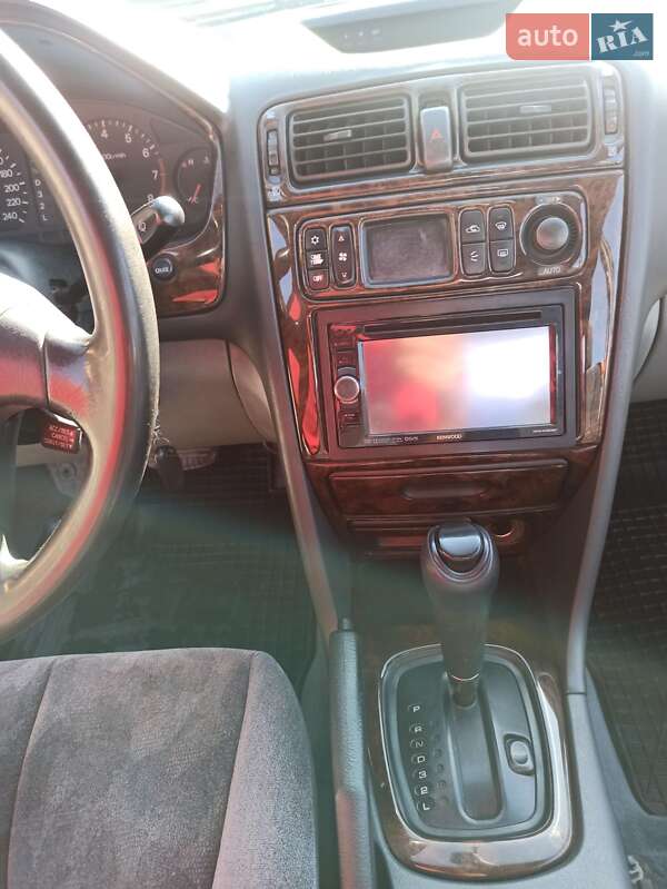 Седан Mitsubishi Galant 1998 в Черновцах