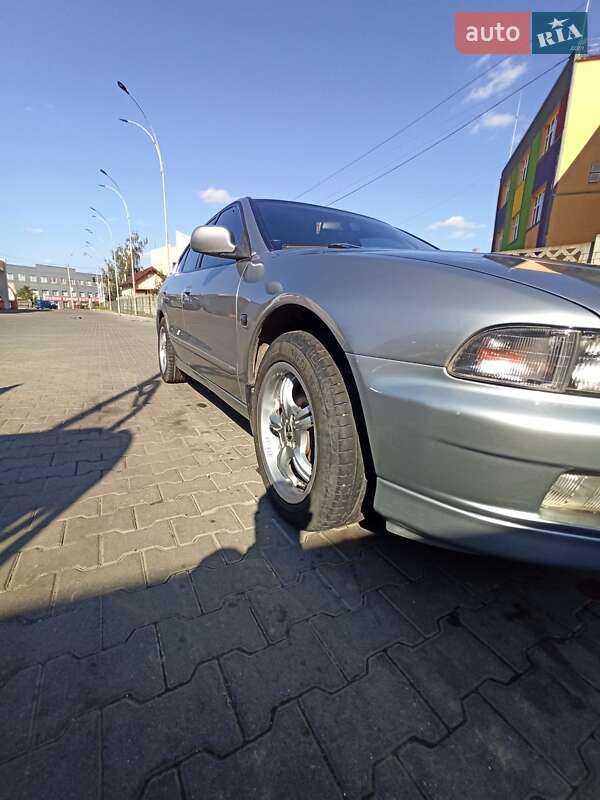Седан Mitsubishi Galant 1998 в Черновцах