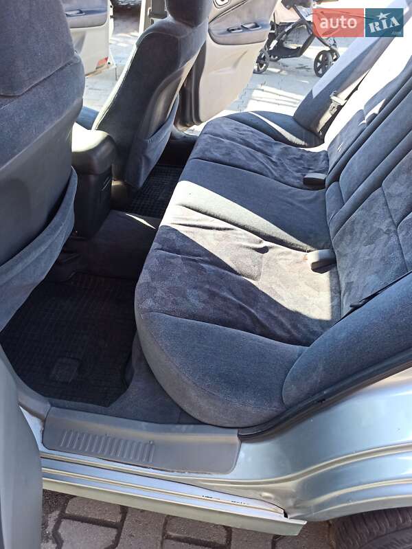 Седан Mitsubishi Galant 1998 в Черновцах