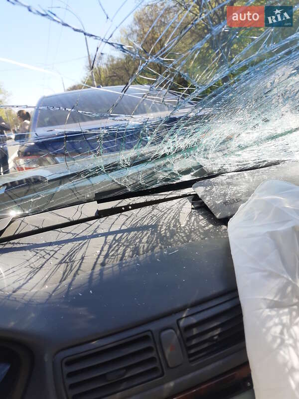 Седан Mitsubishi Galant 1999 в Києві